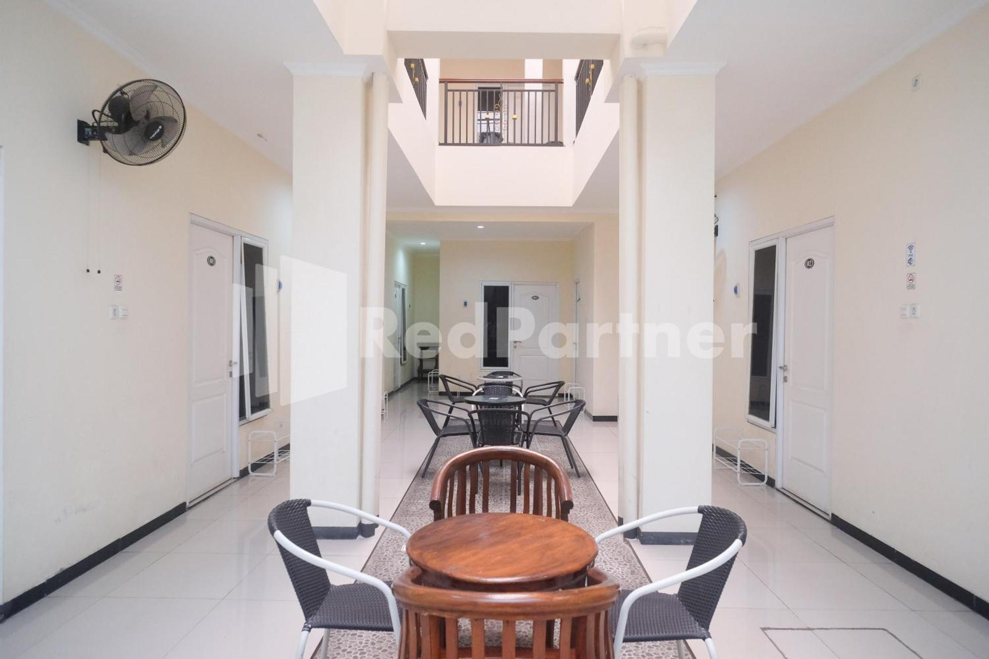 Griya Loka 2 Syariah Near Simpang Lima Mitra Reddoorz Hotel Semarang Exterior photo